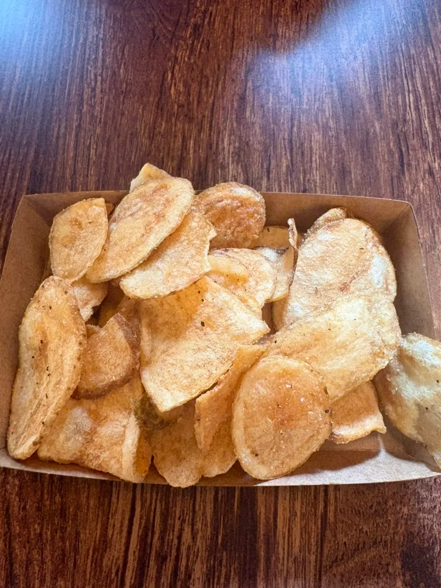 Free unlimited-refill potato chips