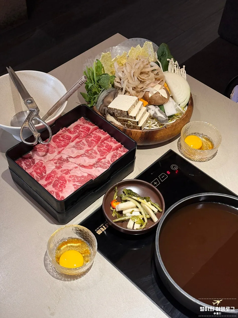 プライムアンガスアルモクシムしゃぶしゃぶ定食の卓上写真