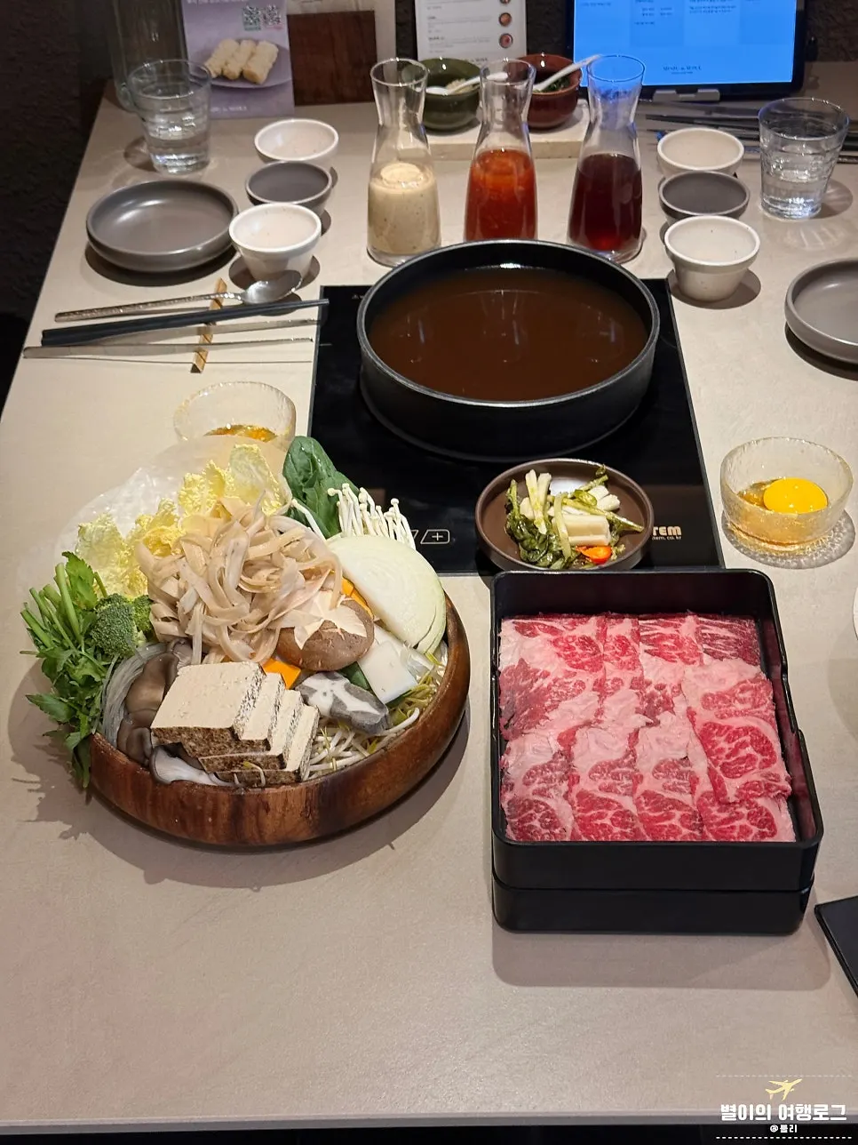 2人分として出てきたアンガスアルモクシムの肉2皿