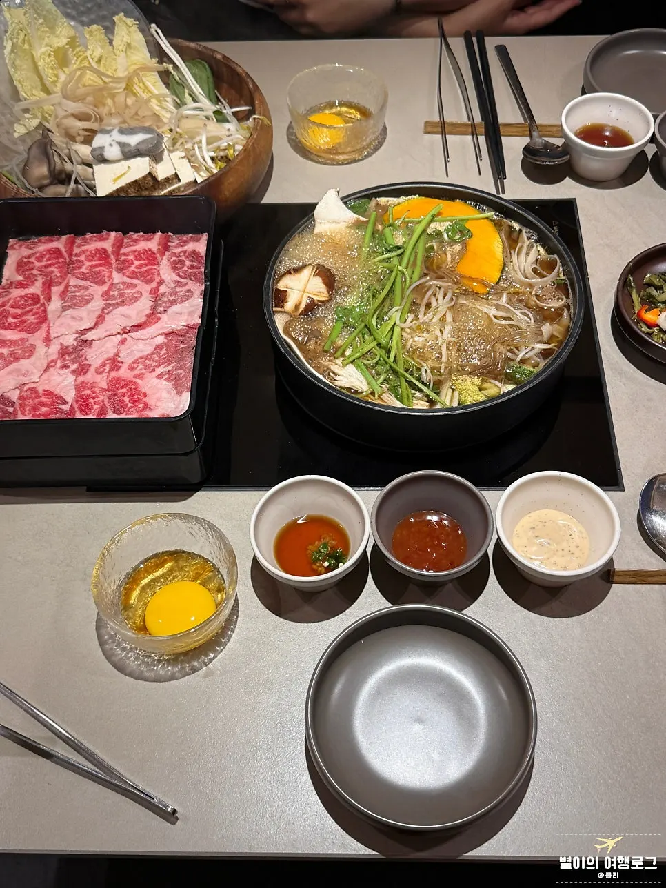 ライスペーパーで包んで食べるシャブシャブ生春巻き