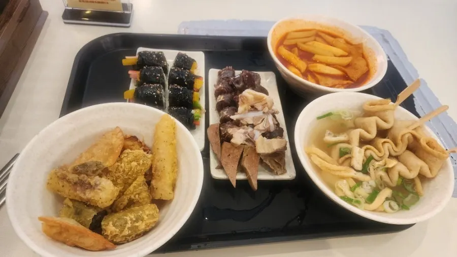 Table before the Hyeonseon Combo Set arrives