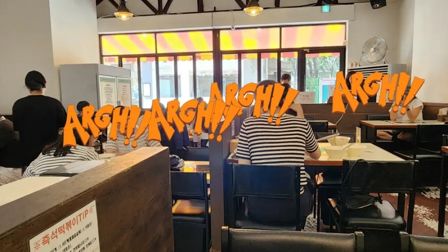 Dining hall fully packed with customers at 1pm