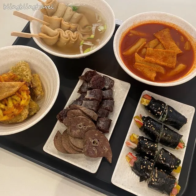 贤善家套餐的一桌韩式小吃