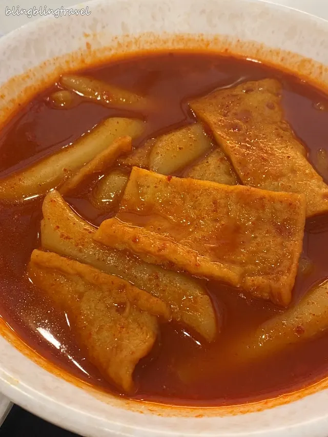 温和辣味汤汁辣炒年糕