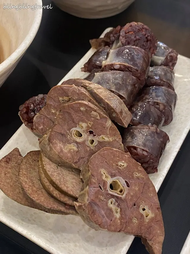 蔬菜炸物和炸饺子
