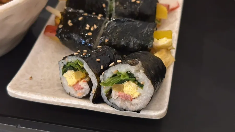 속이 알찬 꼬마김밥 단면