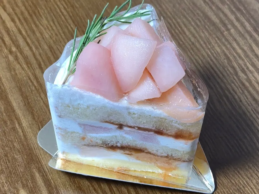 2026 summer season peach yogurt cake