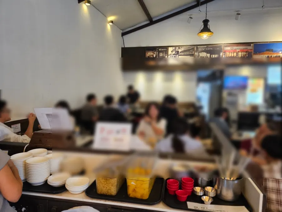 Interior space at Hyeonseonine Yongsan Main Branch
