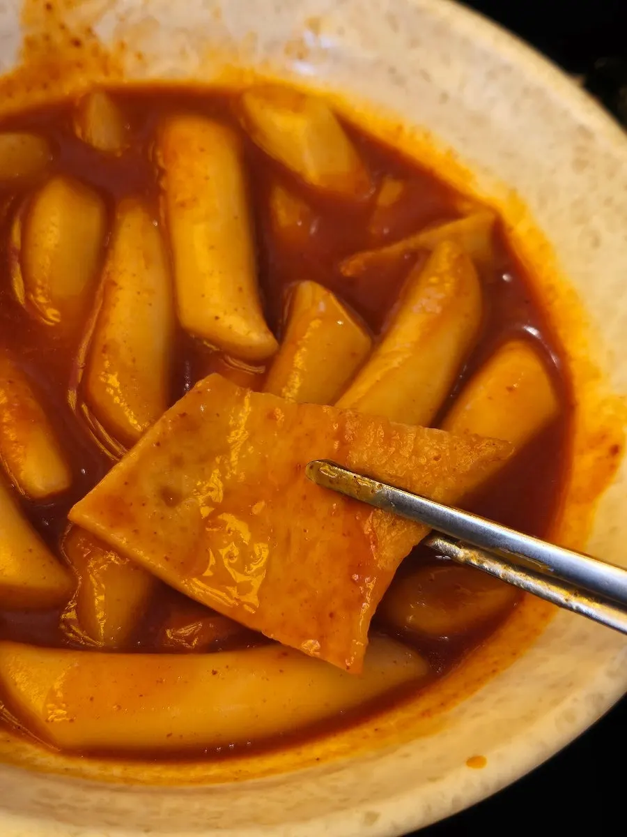 Tteokbokki set components at Hyeonseonine