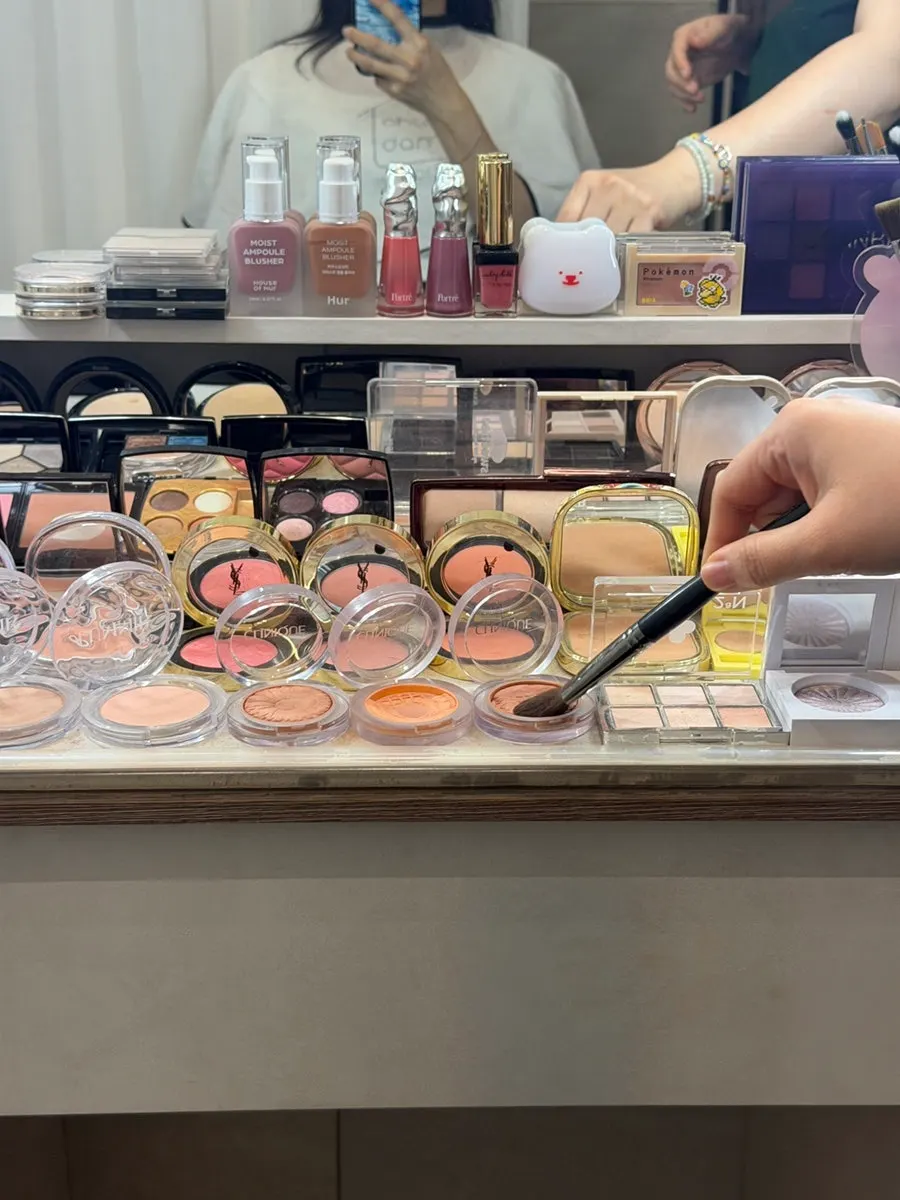 Cool-toned pink makeup application