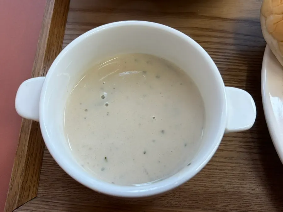 Soup and morning bread served with the set