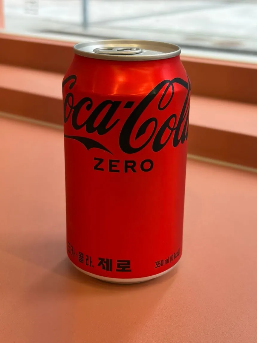 Zero-sugar cola drunk to finish the meal