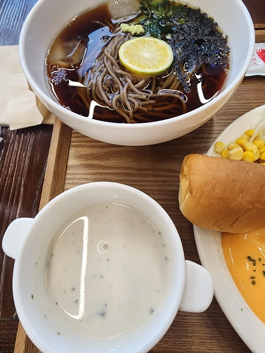Smooth soup at Onjeong Gyeongyang Sikdang
