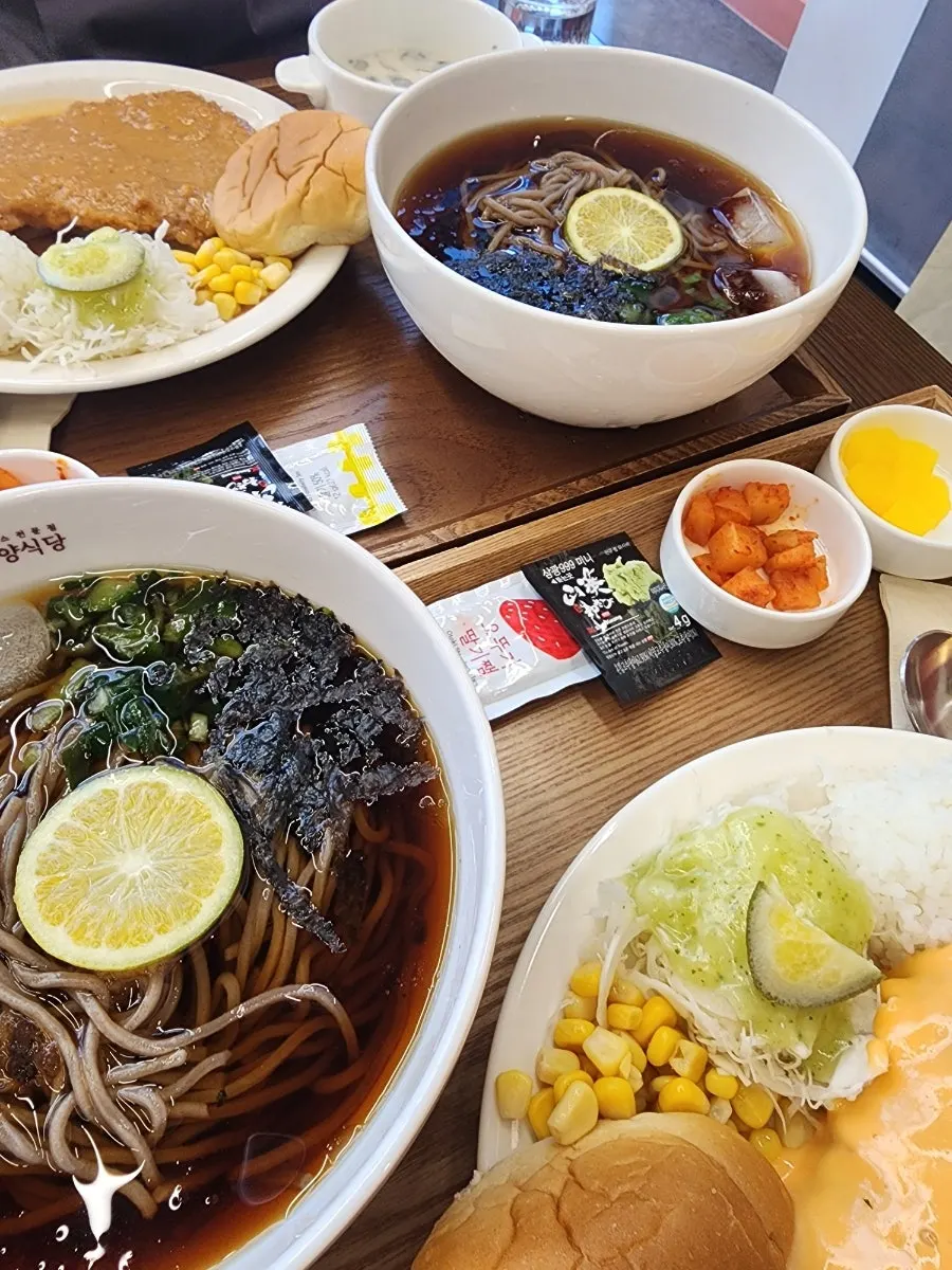 Buckwheat soba served with a pork cutlet meal