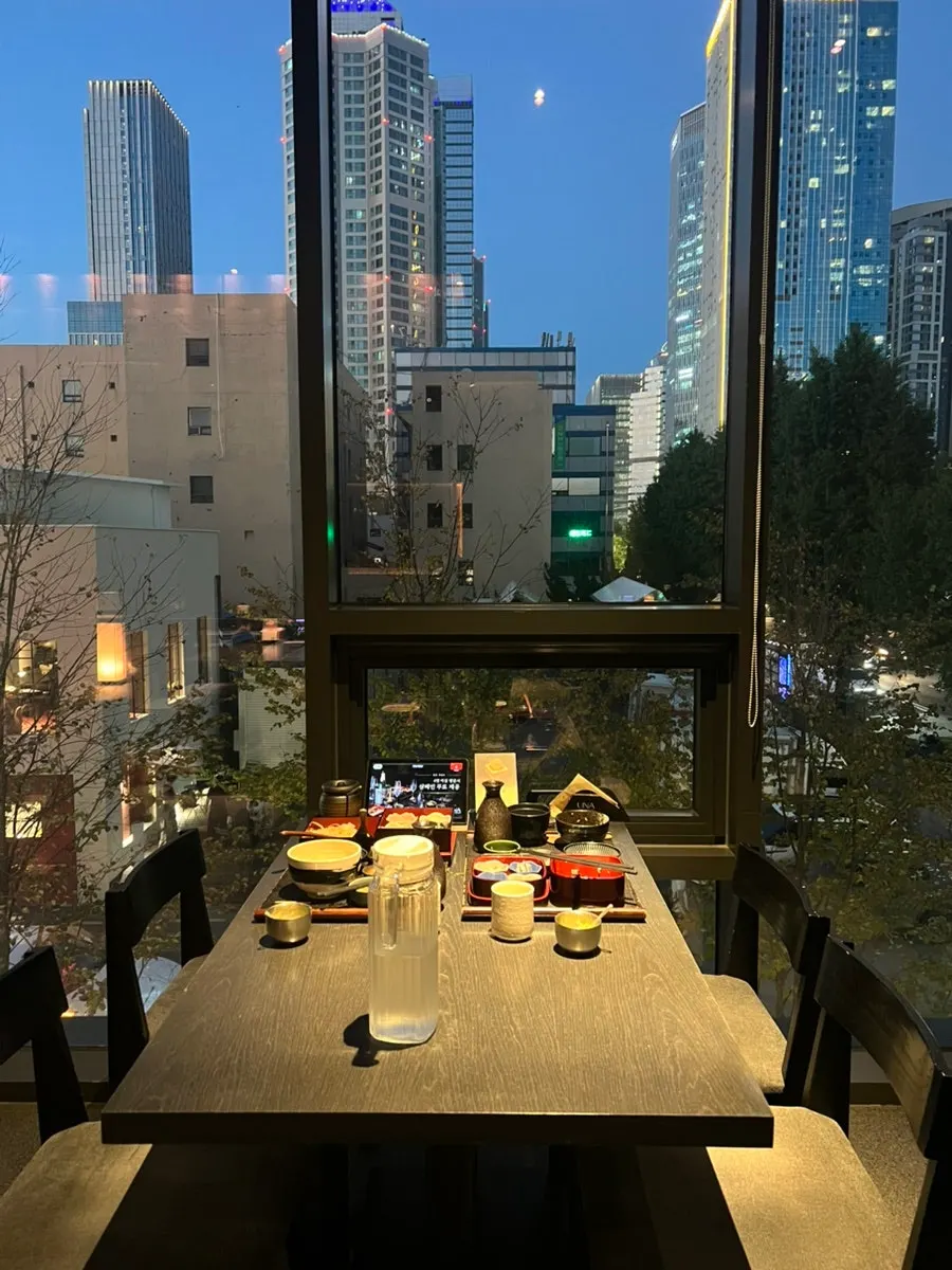 식사 후 제공된 말차 아이스크림