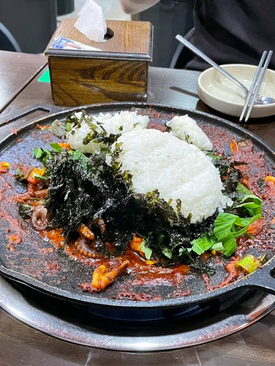 볶음밥 볶기 전 남은 쭈꾸미 양념