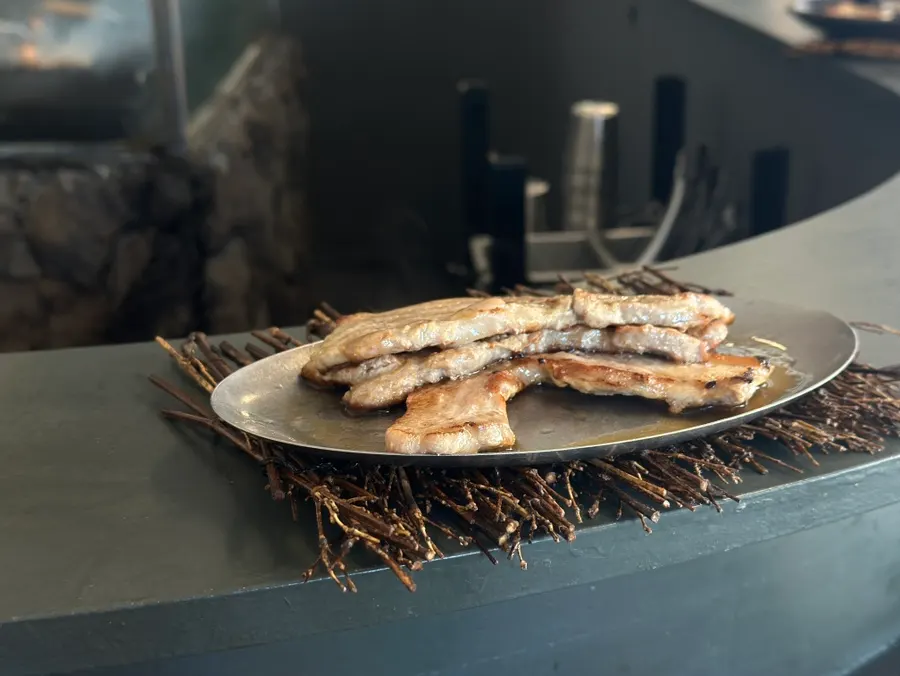Less-seasoned pork belly