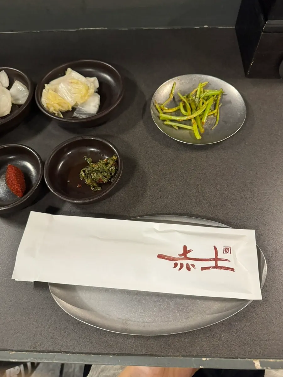 Rice-straw-style meat stand