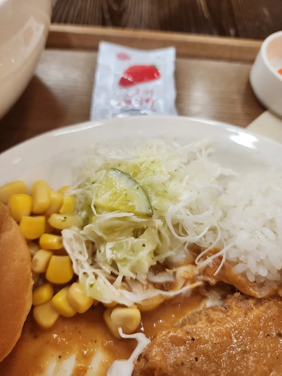 세트로 나온 따뜻한 우동