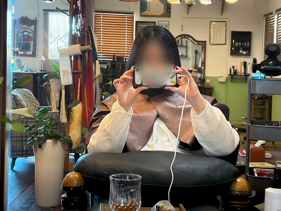 熨烫完成后拉直的头发