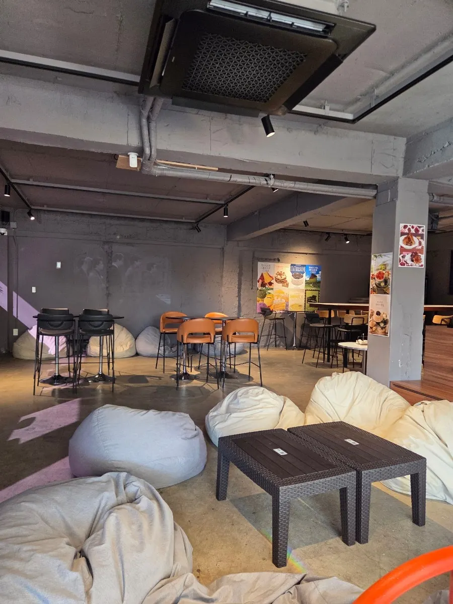 Tempat duduk bean bag di lounge tingkat 3