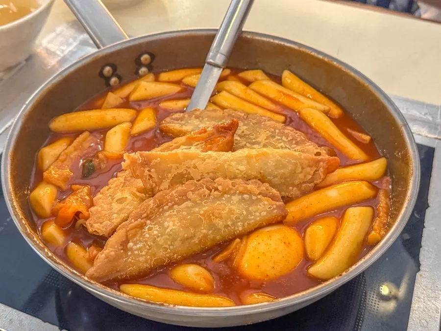 Medium-spice instant tteokbokki boiling