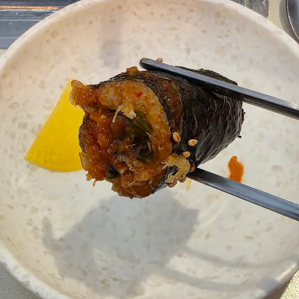 Eating the Hyeonseonine combo set