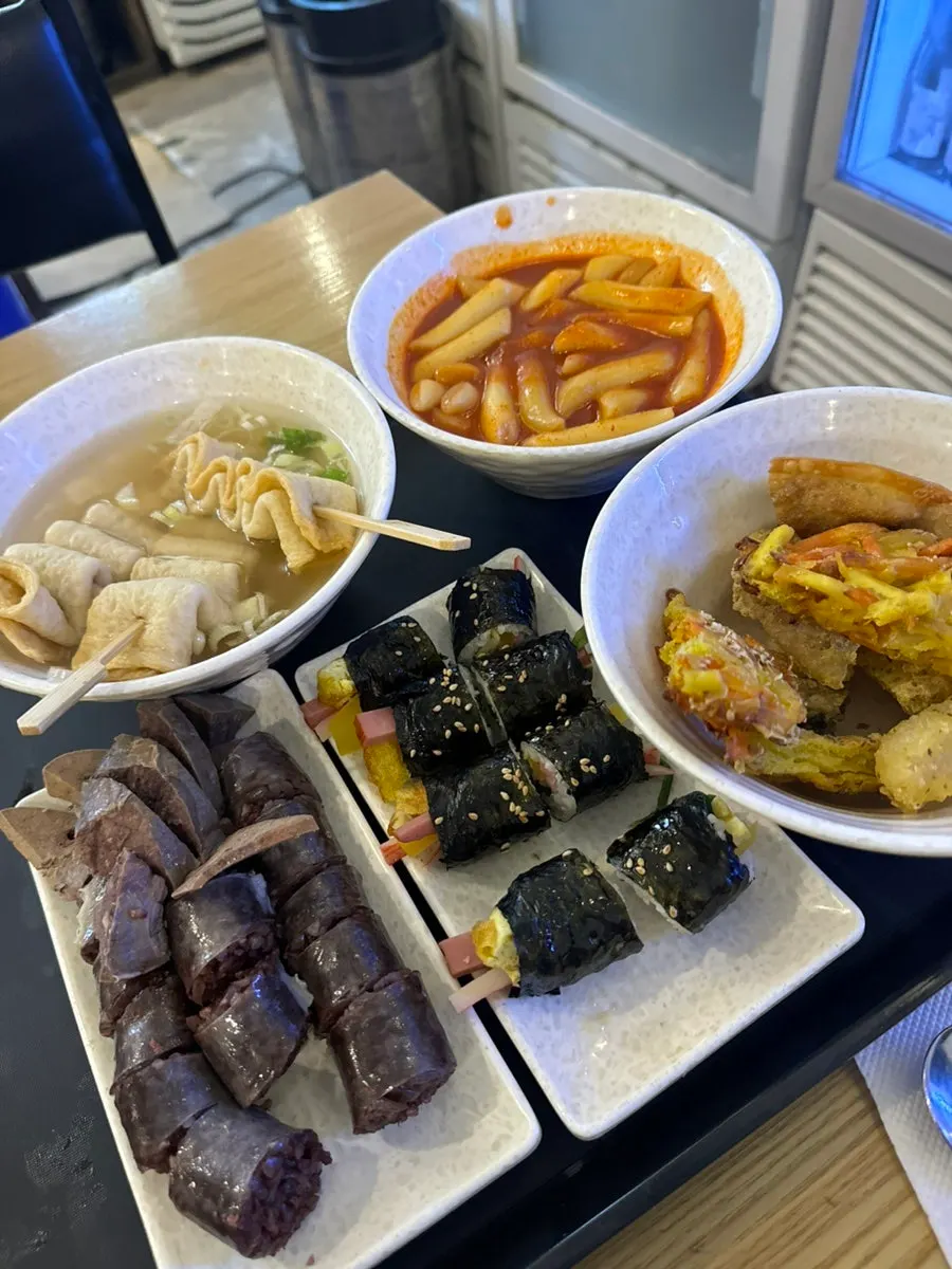 혼밥하기 편한 자리 모습