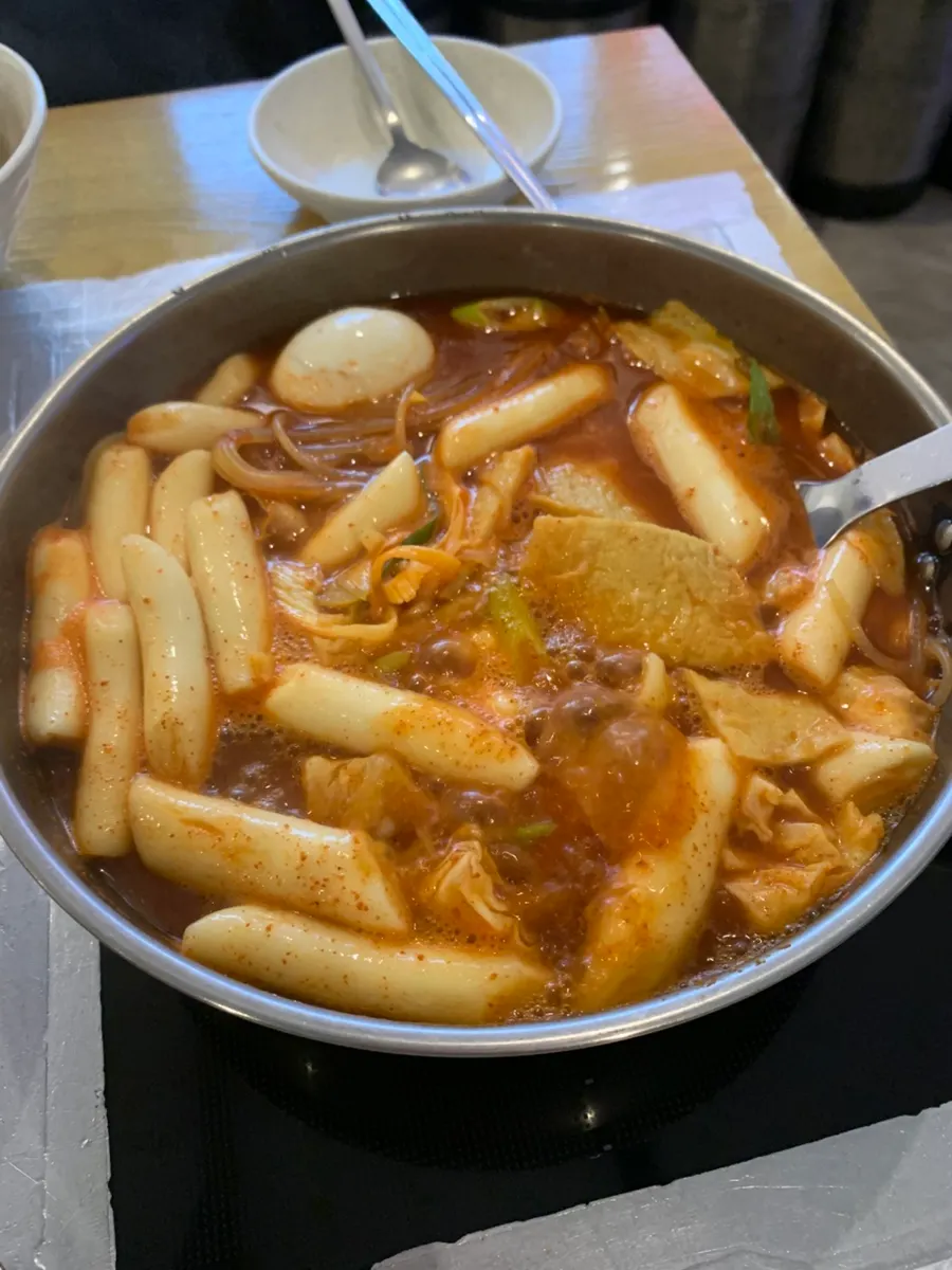앞접시에 담은 단무지