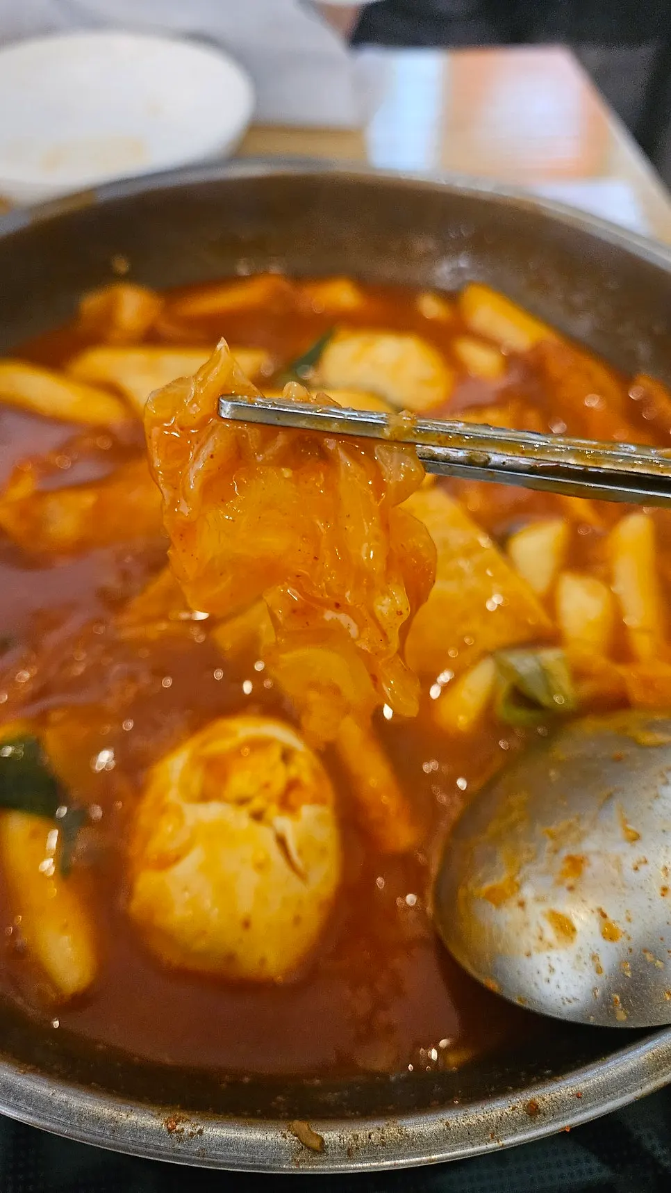 Cabbage and egg tteokbokki