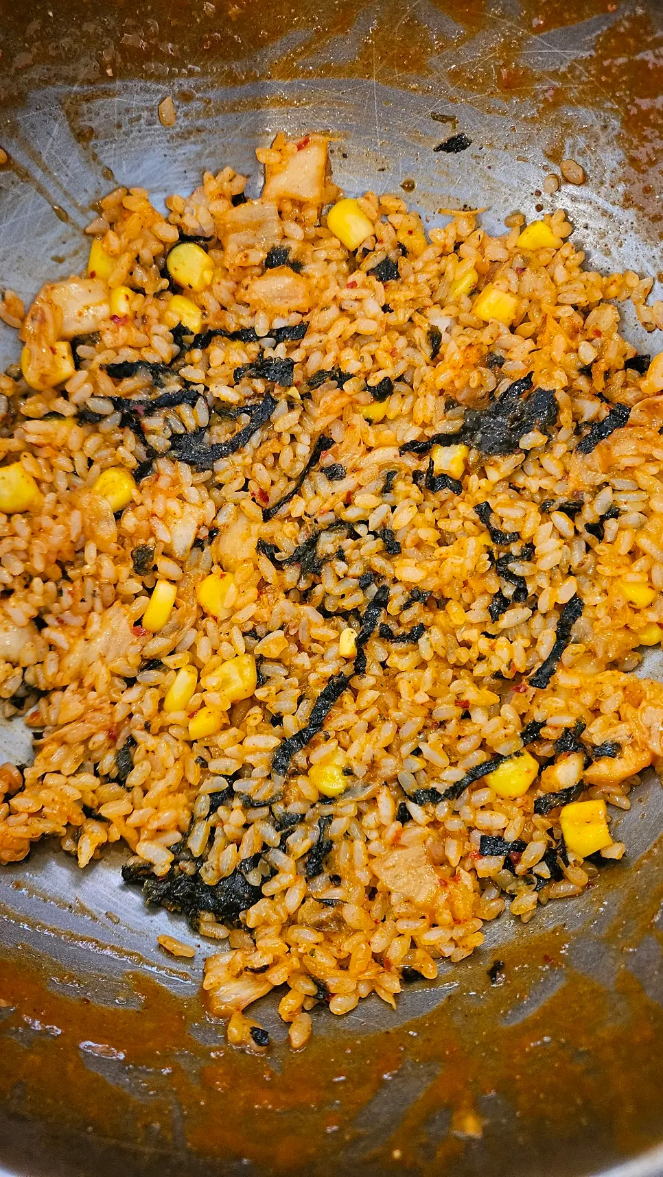 Fried rice finished in tteokbokki sauce