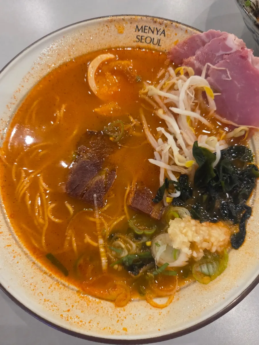 Ordering spicy Dongpo pork chashu ramen