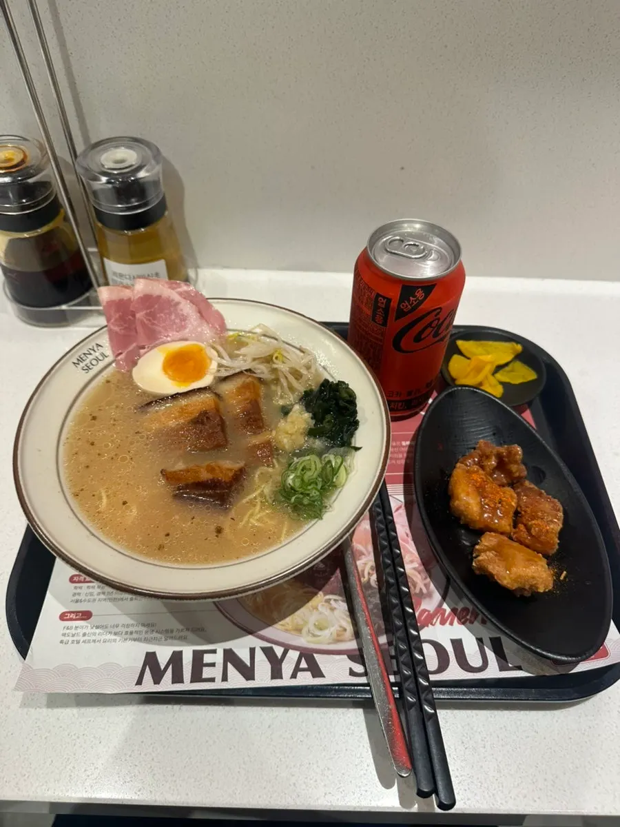 Clear Korean broth double dongpo pork set ramen