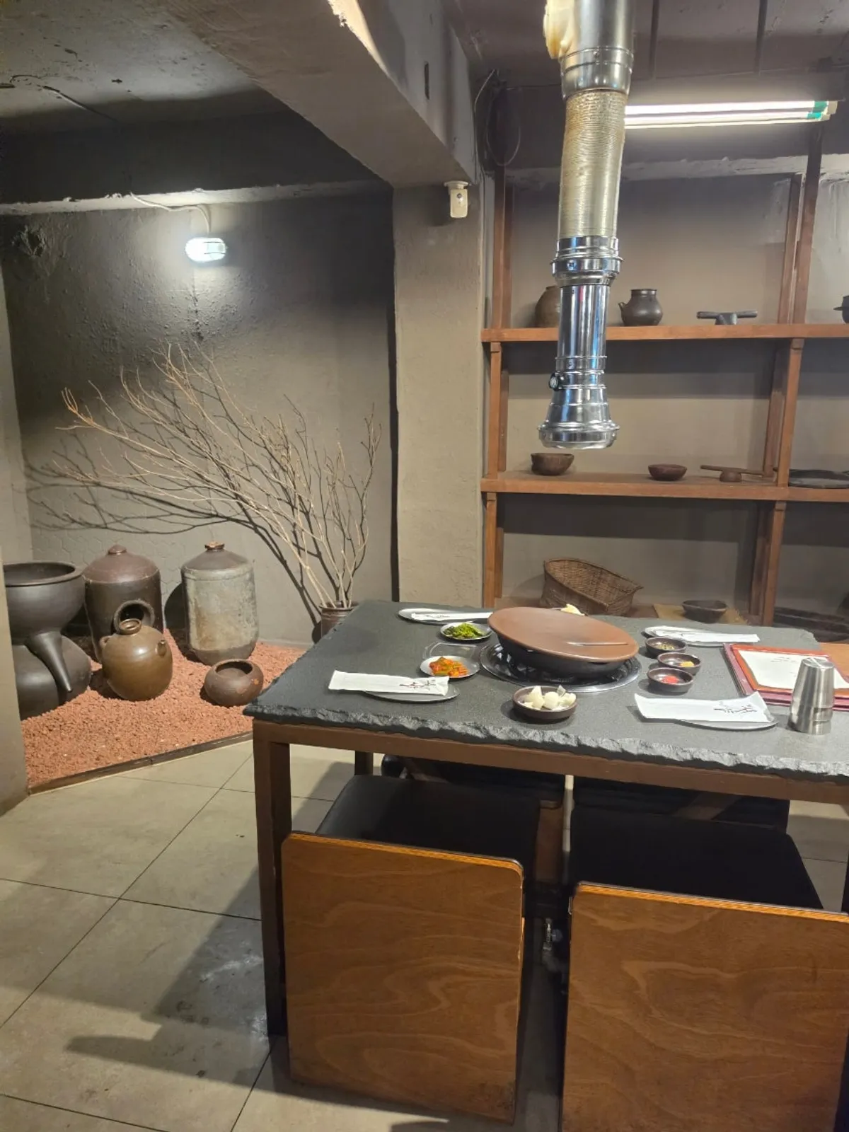 적토발효구이 용산점 감성적인 인테리어