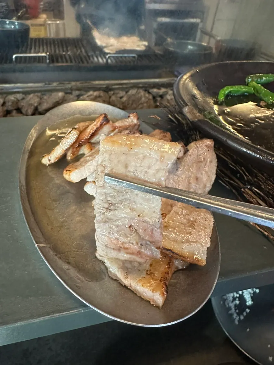 김치와 함께 먹는 삼겹살