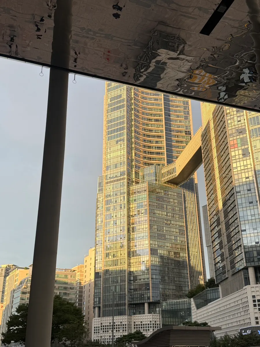 Autumn scenery in Yongsan after work