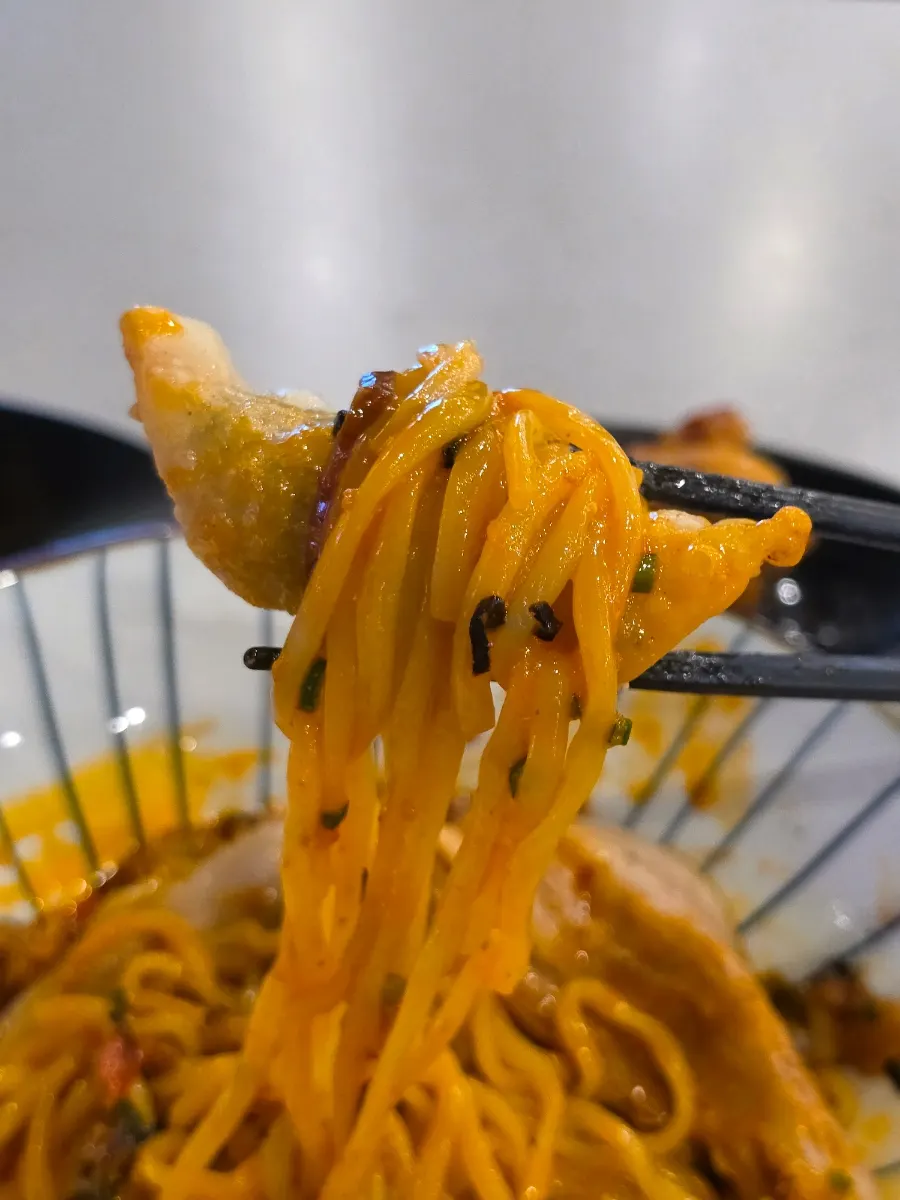 Bassik gyoza chiên giòn