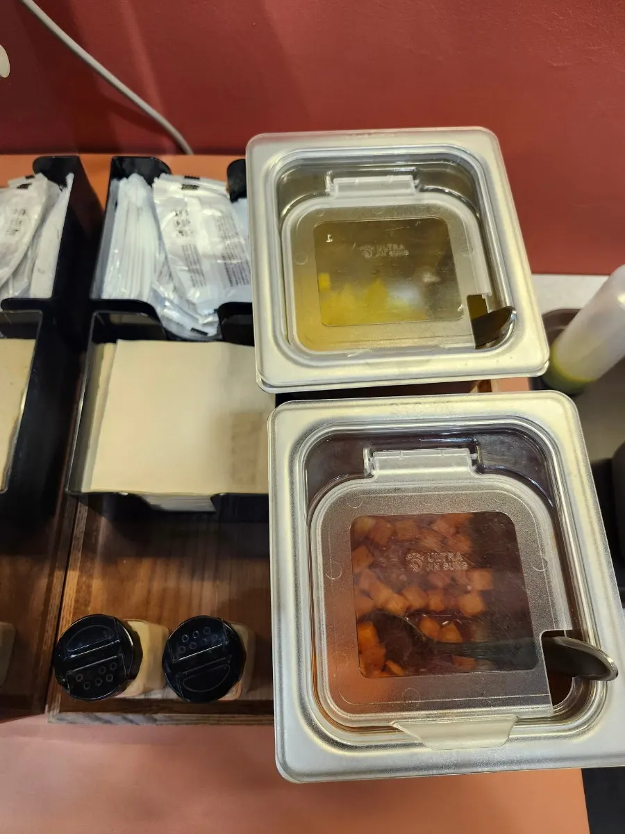 리필 가능한 반찬 코너