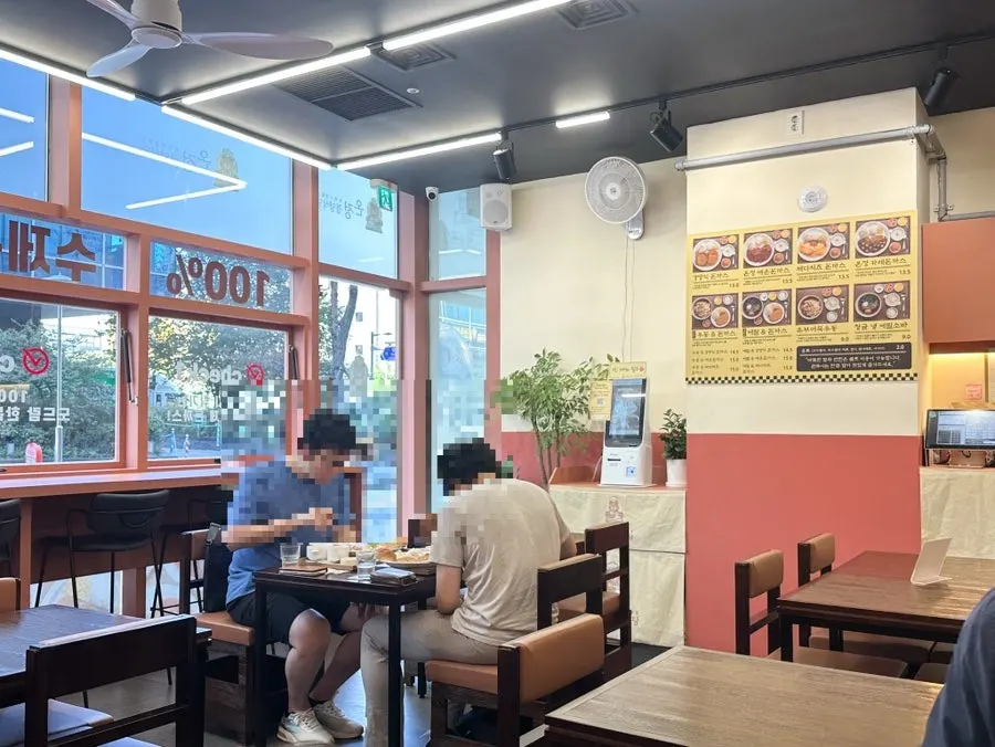 Interior of Onjeong with tables neatly arranged