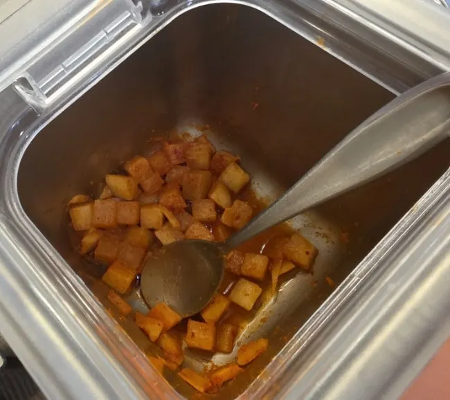 Self bar with covered side dish containers
