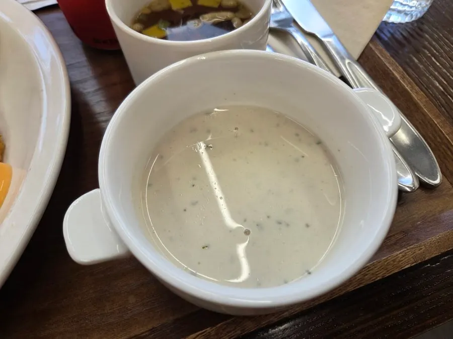 Mushroom soup and dinner roll