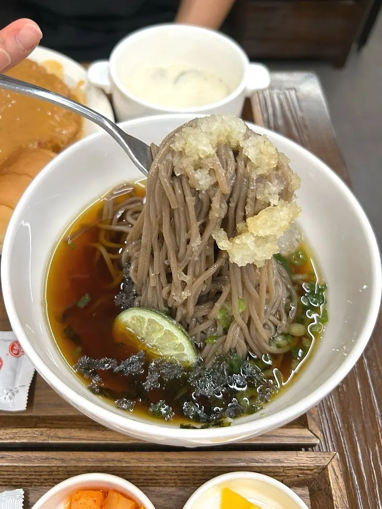 메밀소바와 함께 나온 와사비 팩