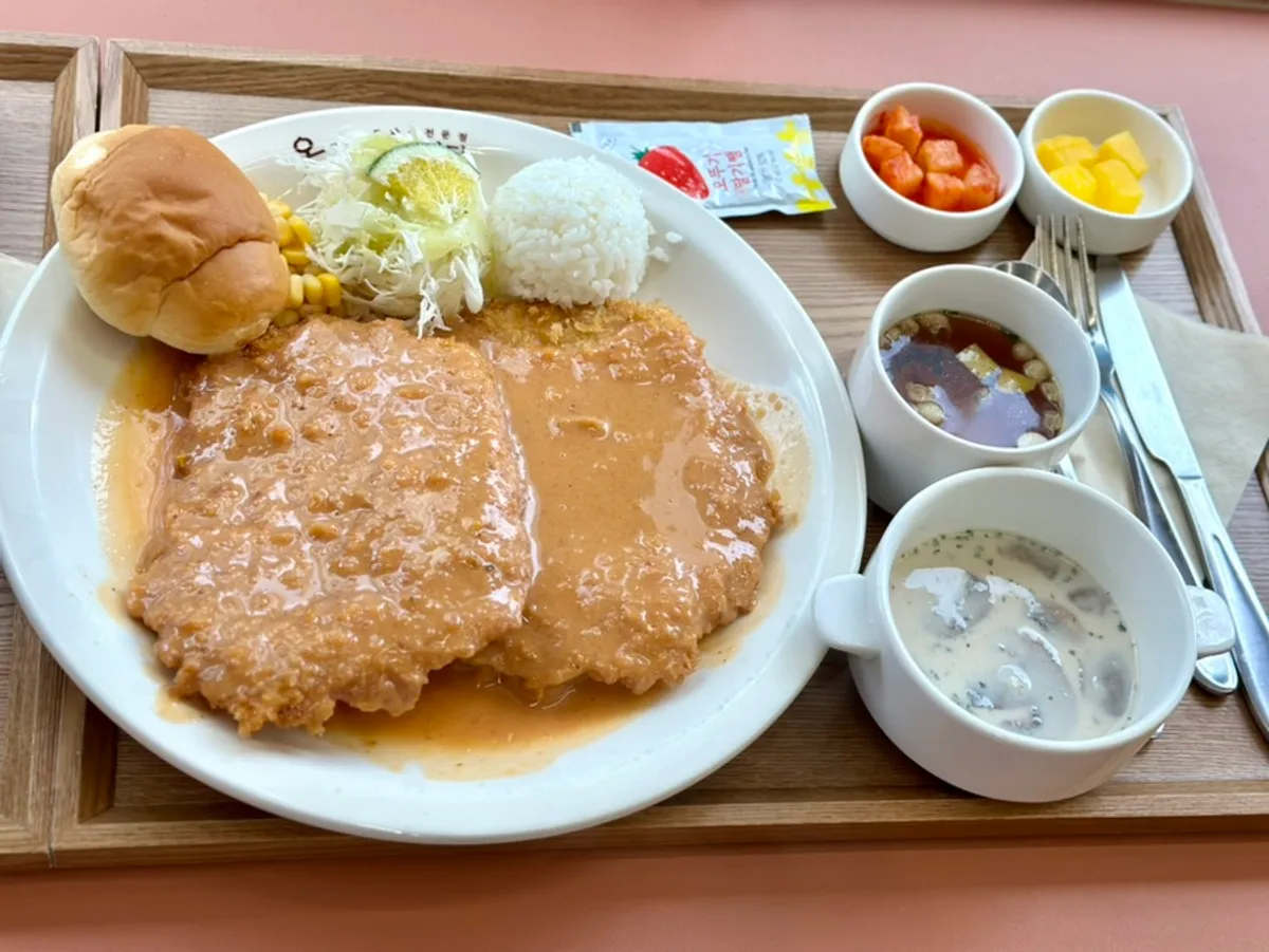 용산돈까스 온정 경양식당 용산점 경양식 돈까스 상차림