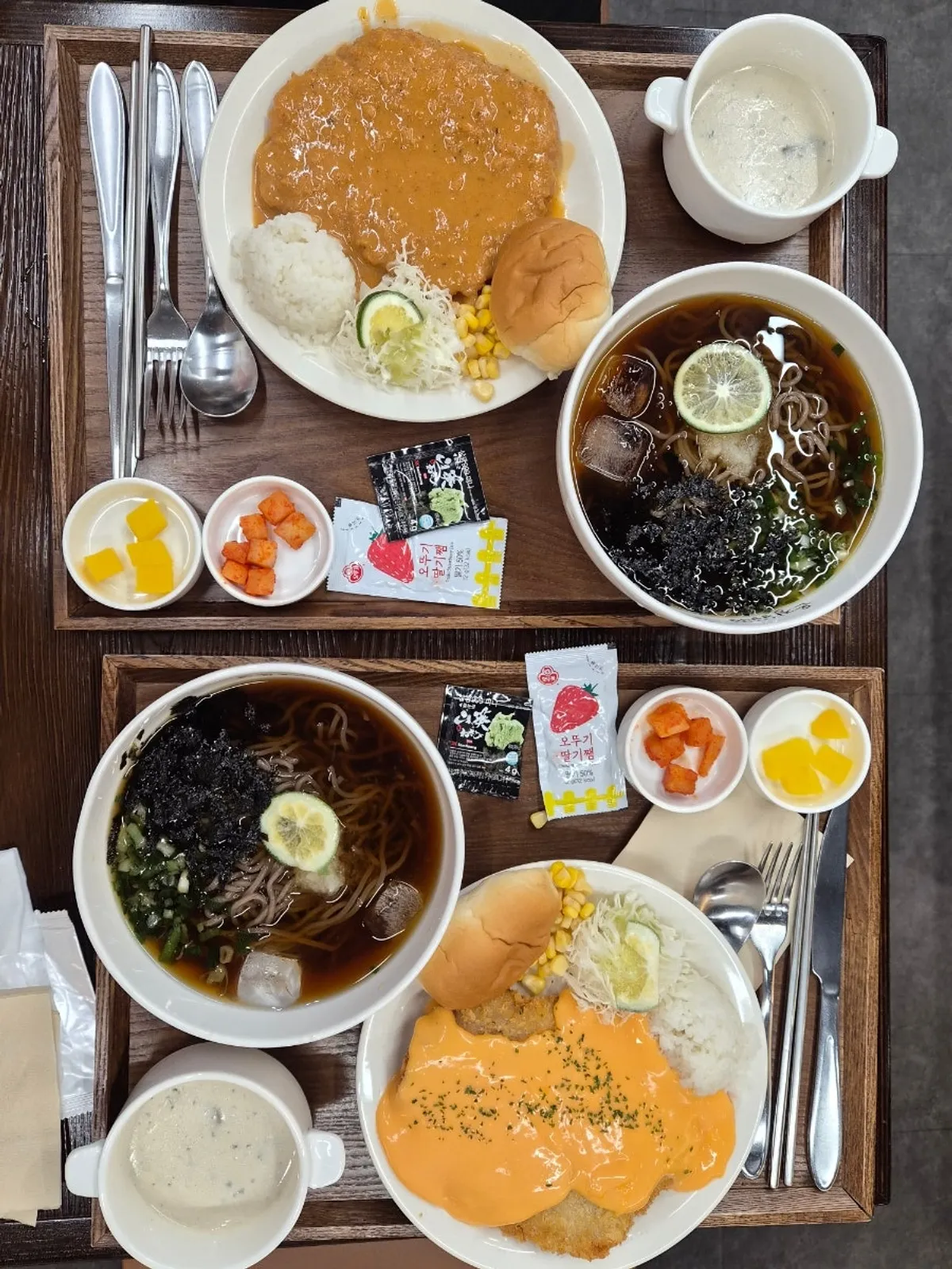 Set tray with cold soba, cutlet, and Western-style soup