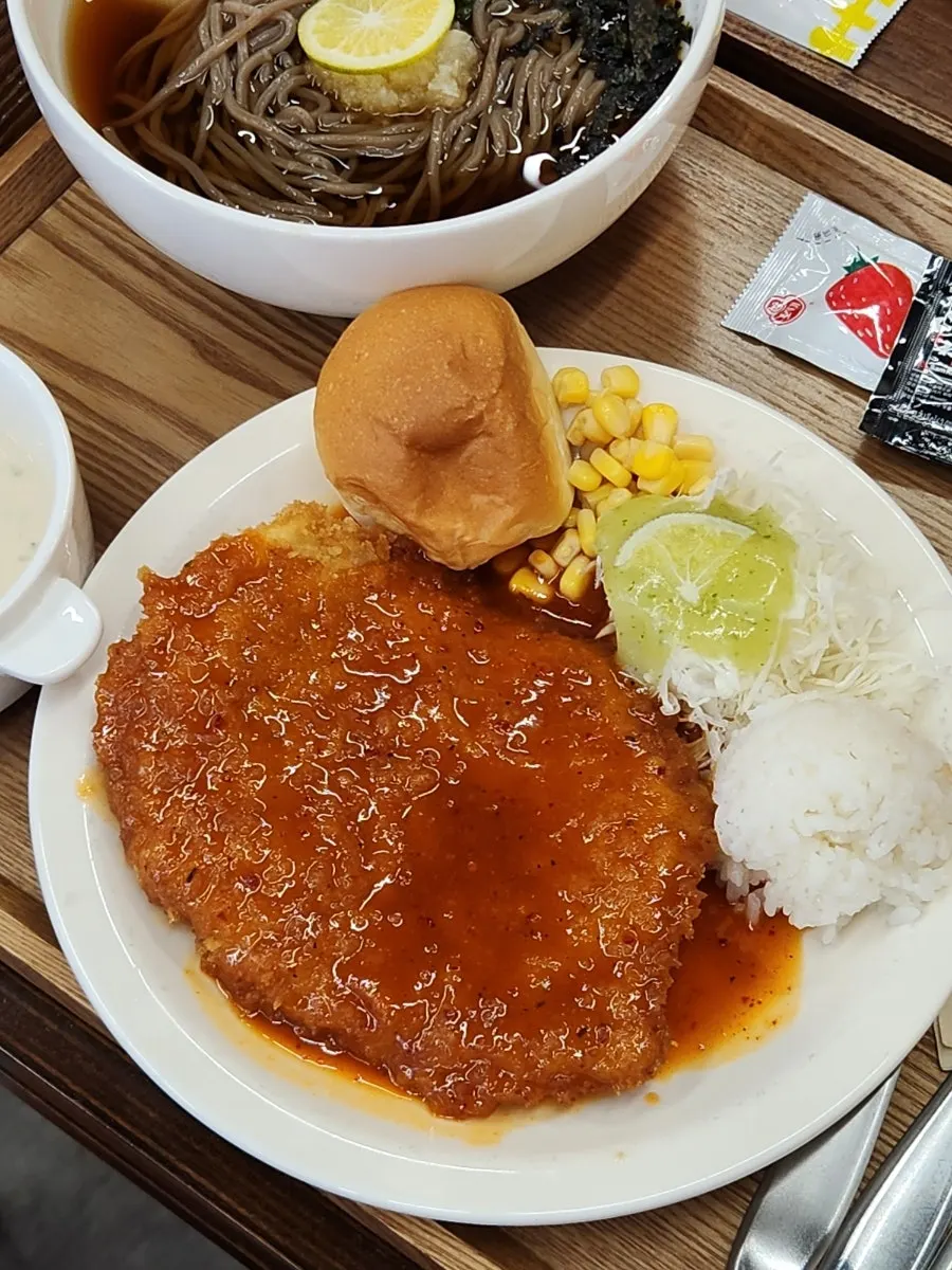 효창공원앞역 온정경양식당 매장 입구