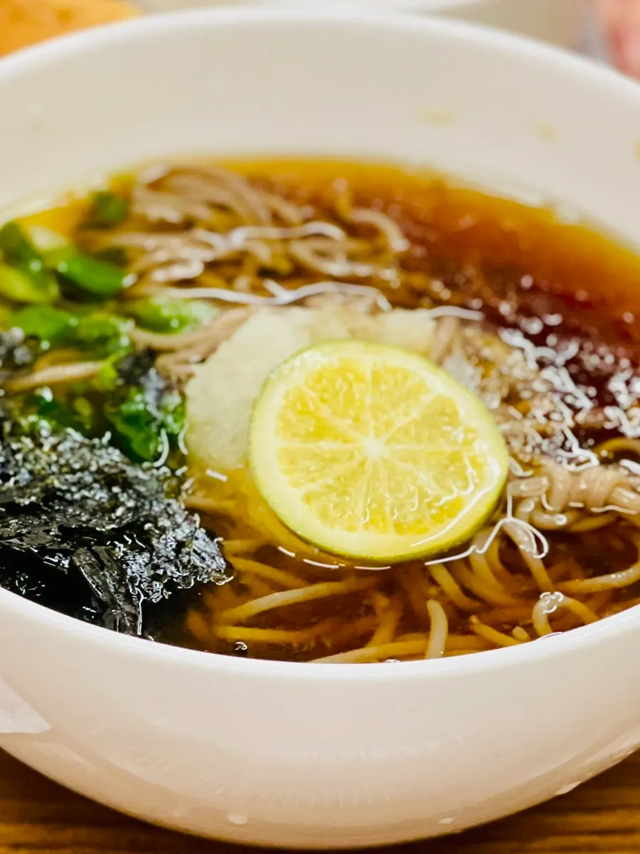 Green citrus cold buckwheat soba set components