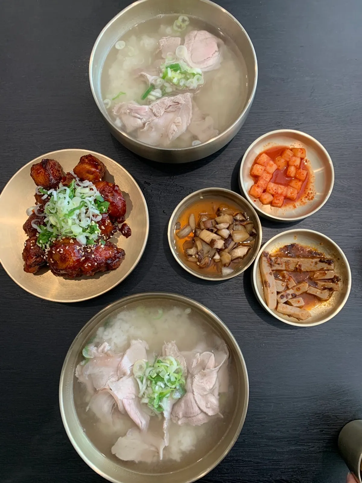 Pork gomtang meal at Baekok Yongsan