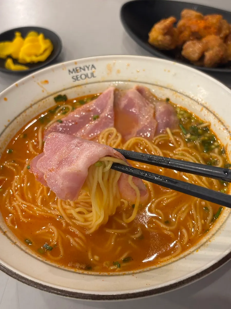 Spicy jambon ramen loaded with garlic