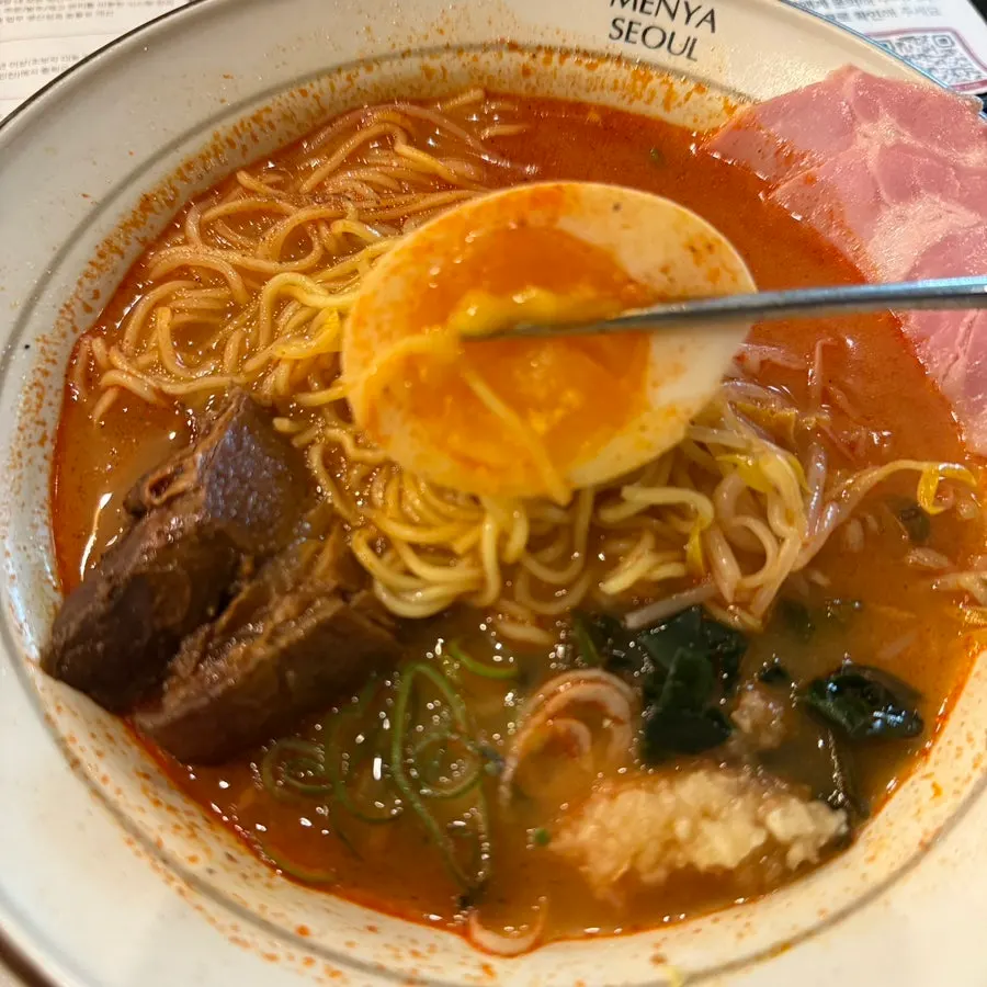 Spicy ramen made with thin noodles