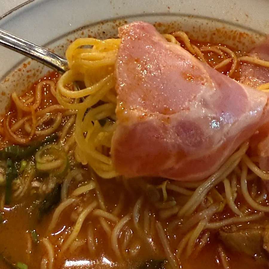 Ramen with jambon and broth together